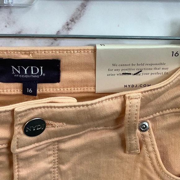 NWT- Nydj - Womens - Zippered Tummy-control Skinny Capri Pants - Picture 3 of 8